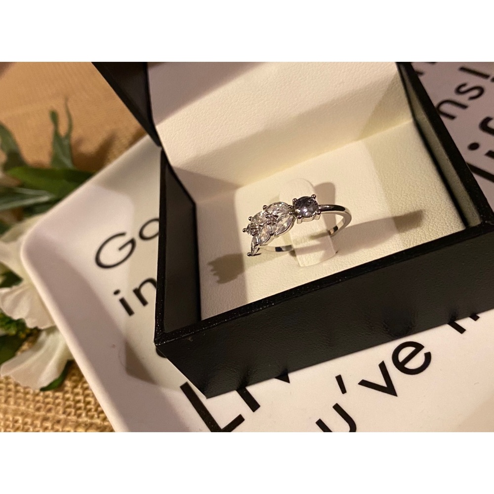 Two Beautiful Unique Rings - Picture 8 of 8
